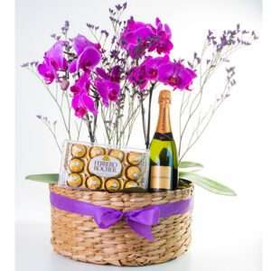 Luxuoso Arranjo de Orquídeas com Chandon e Ferrero Rocher