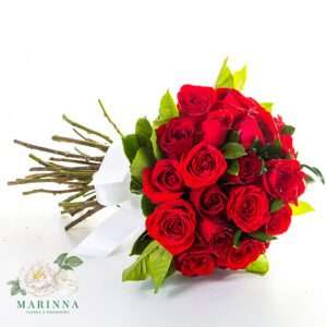 Buquê de 24 rosas vermelhas
