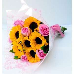 Buquê de Rosas e Girassóis