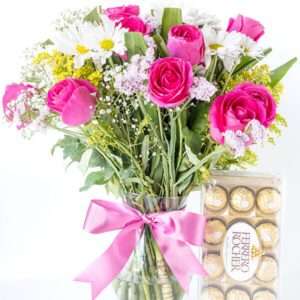 Luxuoso Arranjo de Rosas com Ferrero Rocher