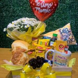 Cesta de Café da Manhã para Mãe com Margarida com Balão