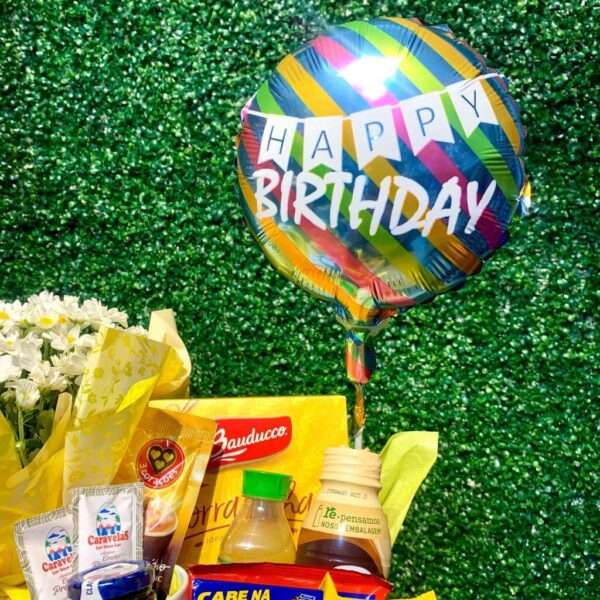 Cesta de Café da Manhã "Feliz Aniversário" com Balão - Imagem 2