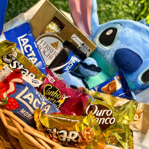 Mini Cesta Stitch com Chocolates - Imagem 2